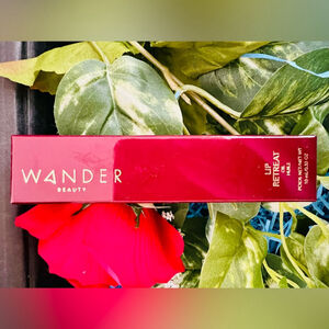 NIB Wander Beauty Lip Retreat Oil in Oasis